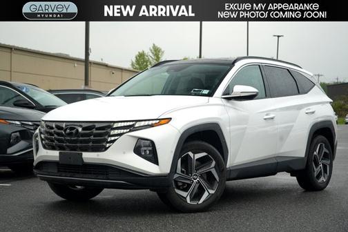 White 2023 Hyundai TUCSON Limited