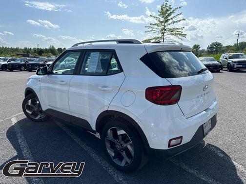Lunar White 2023 Hyundai VENUE SEL