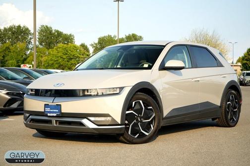Gray 2023 Hyundai IONIQ 5 SE