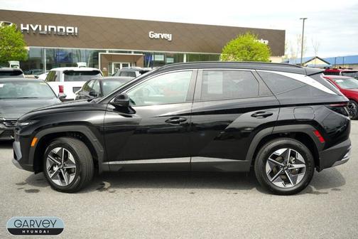 Black 2025 Hyundai TUCSON Hybrid SEL Convenience