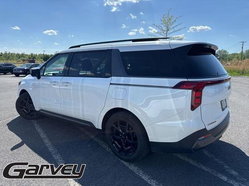 Snow White Pearl 2025 Kia Carnival SX