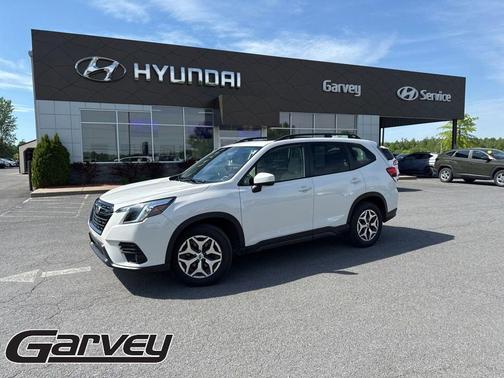 Crystal White Pearl 2022 Subaru Forester Premium