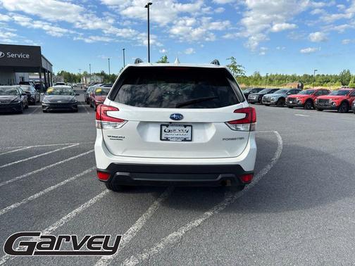 Crystal White Pearl 2022 Subaru Forester Premium