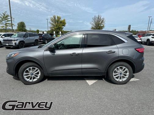 Carbonized Gray Metallic 2022 Ford Escape SE