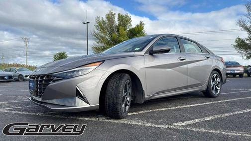 Fluid Metal 2023 Hyundai ELANTRA Limited