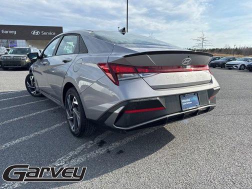 Fluid Metal 2025 Hyundai ELANTRA Sport