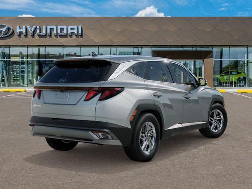 Shimmering Silver 2026 Hyundai TUCSON SE