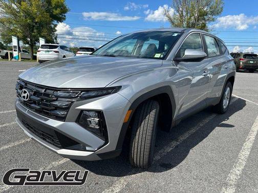 Shimmering Silver 2026 Hyundai TUCSON SE