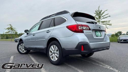 Ice Silver Metallic 2018 Subaru Outback 2.5i Premium