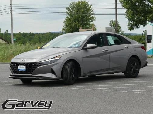 Fluid Metal 2022 Hyundai ELANTRA SEL