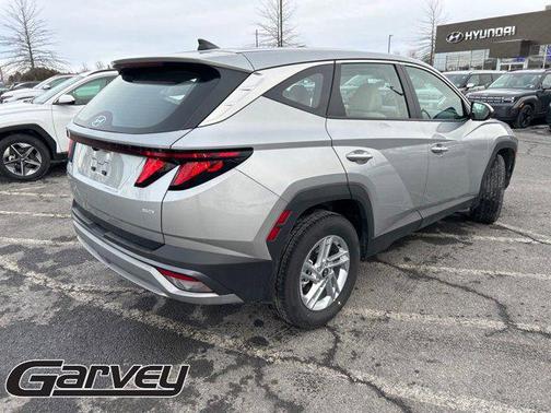 Shimmering Silver 2025 Hyundai TUCSON SE