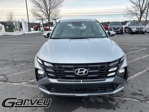 Shimmering Silver 2025 Hyundai TUCSON SE