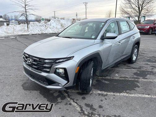 Shimmering Silver 2025 Hyundai TUCSON SE