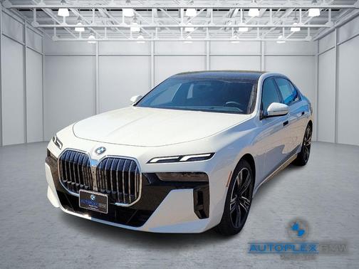 Alpine White 2025 BMW 760 760i xDrive