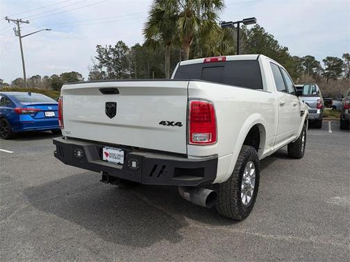 2018 RAM 3500 Laramie Crew Cab 4x4 6'4' Box