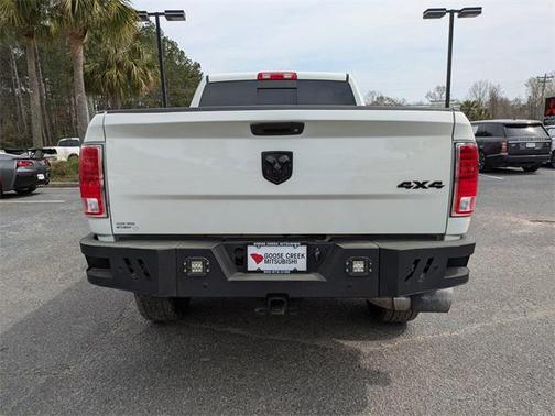 2018 RAM 3500 Laramie Crew Cab 4x4 6'4' Box