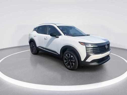 Aspen White Tricoat 2026 Nissan Kicks SV