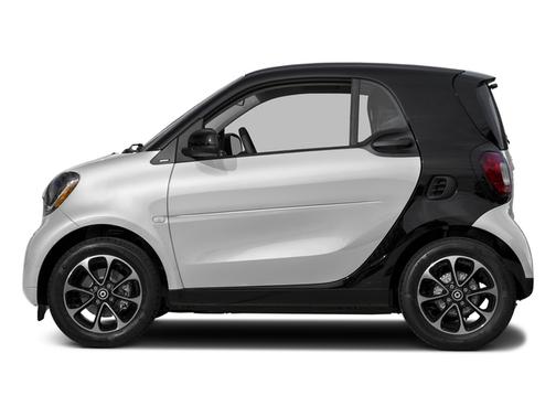 White 2017 smart ForTwo passion