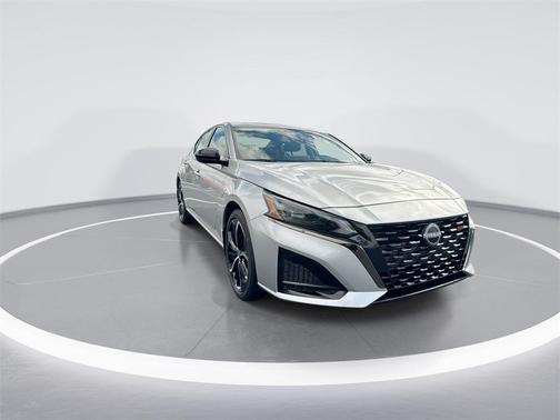 2025 Nissan Altima SR FWD