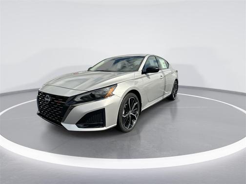 2025 Nissan Altima SR FWD