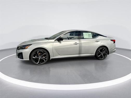 2025 Nissan Altima SR FWD