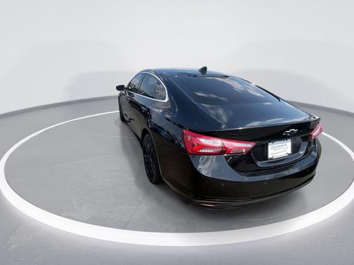 Mosaic Black Metallic 2024 Chevrolet Malibu 1LT