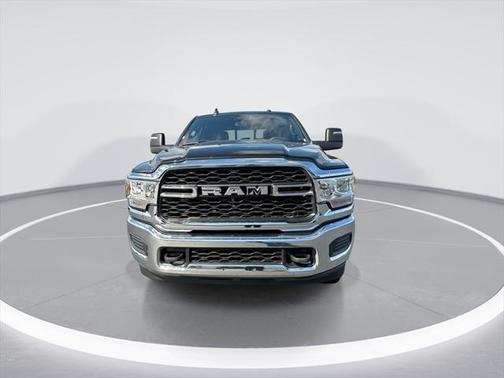 2024 RAM 3500 Tradesman Crew Cab 4x4 6'4' Box