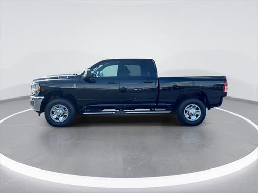 2024 RAM 3500 Tradesman Crew Cab 4x4 6'4' Box