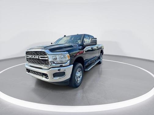 2024 RAM 3500 Tradesman Crew Cab 4x4 6'4' Box