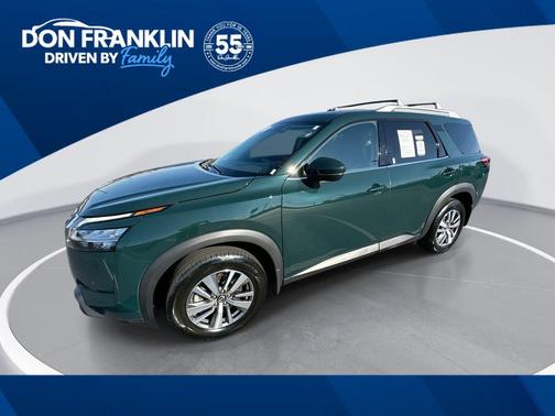 2023 Nissan Pathfinder SL 4WD