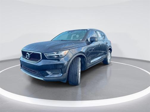 2020 Volvo XC40 T4 Momentum