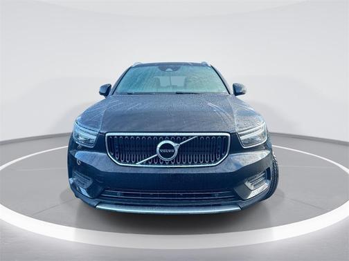 2020 Volvo XC40 T4 Momentum