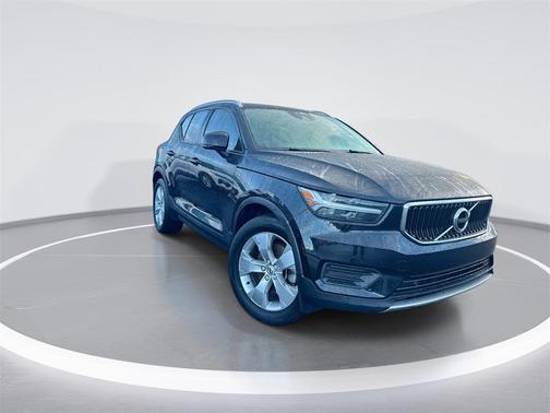 2020 Volvo XC40 T4 Momentum