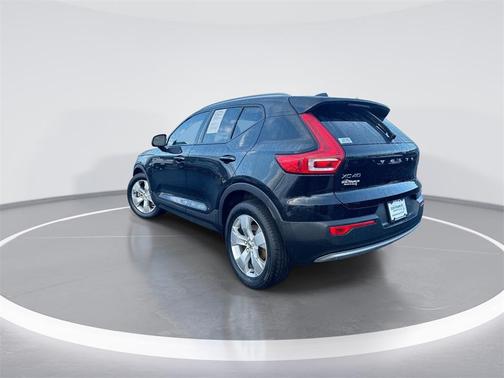 2020 Volvo XC40 T4 Momentum