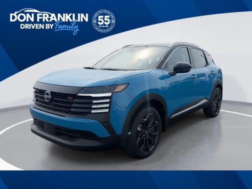 Arctic Ice Blue Metallic/Super Black 2026 Nissan Kicks SR