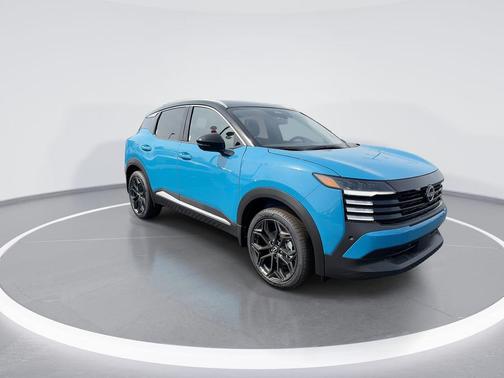 Arctic Ice Blue Metallic/Super Black 2026 Nissan Kicks SR