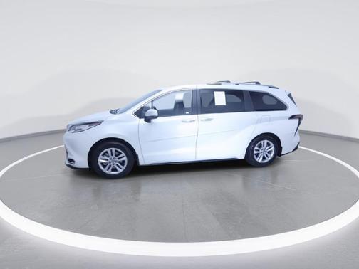 2022 Toyota Sienna Limited
