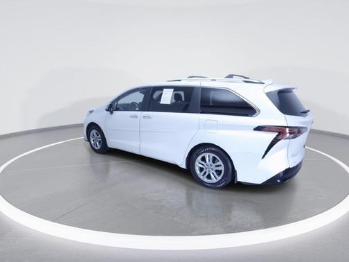 2022 Toyota Sienna Limited