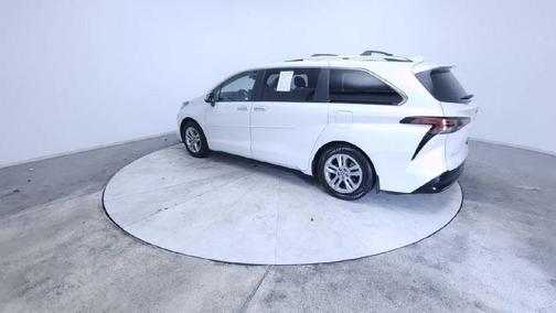 2022 Toyota Sienna Limited