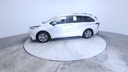 2022 Toyota Sienna Limited