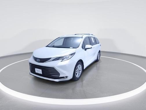 2022 Toyota Sienna Limited