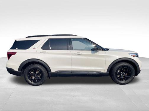 Star White Metallic Tri-Coat 2023 Ford Explorer Timberline