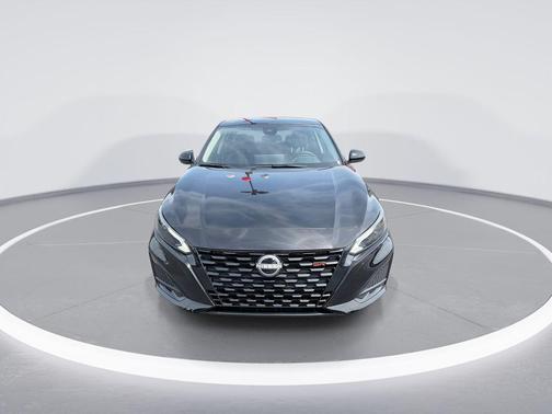 Super Black 2026 Nissan Altima SR FWD