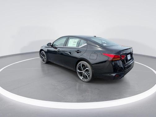 Super Black 2026 Nissan Altima SR FWD