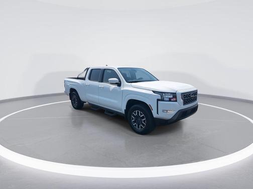 Glacier White 2022 Nissan Frontier SV