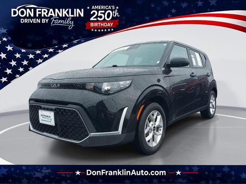 Fusion Black 2025 Kia Soul LX