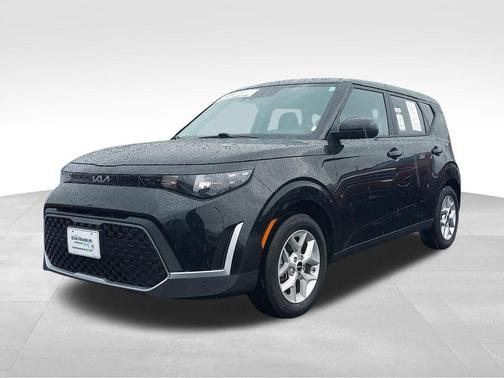Fusion Black 2025 Kia Soul LX