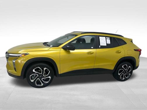 Nitro Yellow Metallic 2024 Chevrolet Trax FWD 2RS
