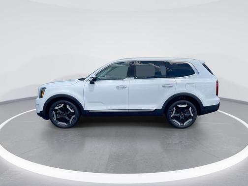 Glacial White Pearl 2024 Kia Telluride S