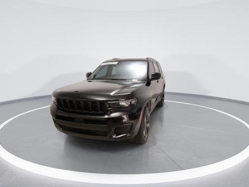 Diamond Black Crystal Pearlcoat 2025 Jeep Grand Cherokee L Altitude
